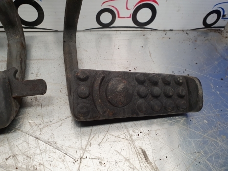 John Deere Brake Pedals For Sg2 Cab R75715, R75716, Ar102305, Ar102306 - Πετάλι για Τρακτέρ: φωτογραφία 3 John Deere Brake Pedals For Sg2 Cab R75715, R75716, Ar102305, Ar102306 - Πετάλι για Τρακτέρ: φωτογραφία 3
