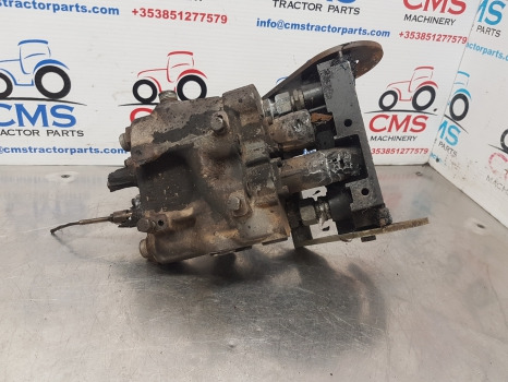 Massey Ferguson 5612, 5611, 5613, Hydraulic Distributor For Parts Only 4381634m3 - Υδραυλικό: φωτογραφία 5 Massey Ferguson 5612, 5611, 5613, Hydraulic Distributor For Parts Only 4381634m3 - Υδραυλικό: φωτογραφία 5