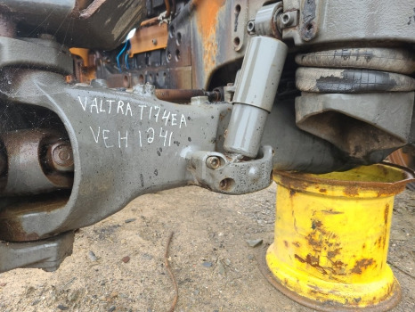 Valtra T174ea Dana Spicer 740/560 Front Axle Housing Rhs 755.01.059.61, 755.01.759.01 - Εμπρός άξονας για Γεωργικά μηχανήματα: φωτογραφία 1 Valtra T174ea Dana Spicer 740/560 Front Axle Housing Rhs 755.01.059.61, 755.01.759.01 - Εμπρός άξονας για Γεωργικά μηχανήματα: φωτογραφία 1