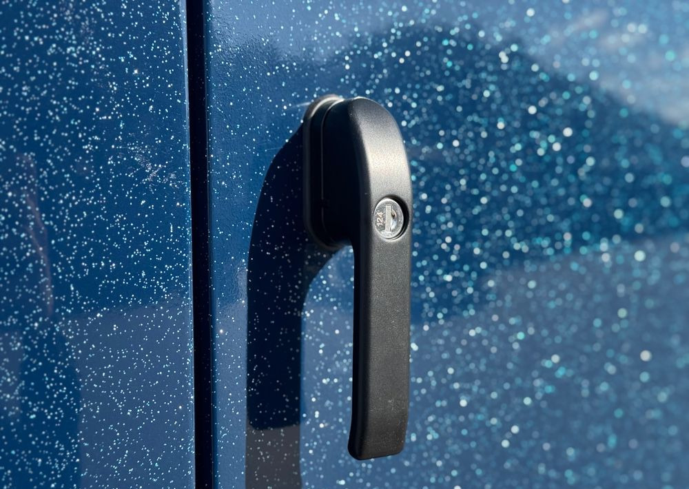 HUMBAUR Pegasus 2400 | siodlarnia, DMC 2400kg, przyczepa do przewozu 2 koni - Τρέιλερ μεταφοράς αλόγων: φωτογραφία 5 HUMBAUR Pegasus 2400 | siodlarnia, DMC 2400kg, przyczepa do przewozu 2 koni - Τρέιλερ μεταφοράς αλόγων: φωτογραφία 5