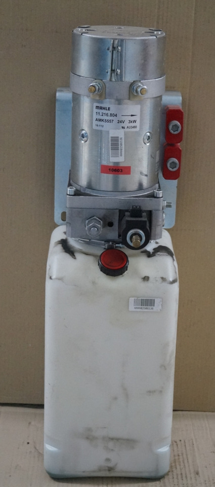 Jungheinrich 51003726 | Pumpmotor with tank 24V 3KW Mahle 11216804 for EKS110 ye Pumpmotor with tank 24V 3KW Mahle 11216804 for EKS110 year 2016 - Υδραυλική αντλία για Ανυψωτικό μηχάνημα: φωτογραφία 1 Jungheinrich 51003726 | Pumpmotor with tank 24V 3KW Mahle 11216804 for EKS110 ye Pumpmotor with tank 24V 3KW Mahle 11216804 for EKS110 year 2016 - Υδραυλική αντλία για Ανυψωτικό μηχάνημα: φωτογραφία 1