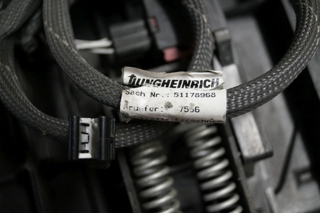 Jungheinrich 51189782 | Vloerplaat Floorplate ETV from Year 2011 Driving pedal 5 Vloerplaat Floorplate ETV from Year 2011 Driving pedal 51443197 Brake pedal 51198398 Kill switch 51188550 kabel 51178968 - Πλαίσιο/ Σασί για Ανυψωτικό μηχάνημα: φωτογραφία 3 Jungheinrich 51189782 | Vloerplaat Floorplate ETV from Year 2011 Driving pedal 5 Vloerplaat Floorplate ETV from Year 2011 Driving pedal 51443197 Brake pedal 51198398 Kill switch 51188550 kabel 51178968 - Πλαίσιο/ Σασί για Ανυψωτικό μηχάνημα: φωτογραφία 3