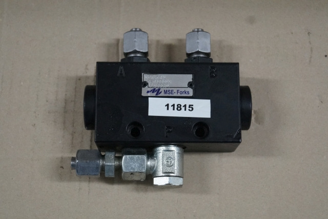 Unknown 100747314 | Valve block 1 in 2 out MSE forks 44033524 RE0100049 Valve block 1 in 2 out MSE forks 44033524 RE0100049 - Υδραυλική βαλβίδα για Ανυψωτικό μηχάνημα: φωτογραφία 1 Unknown 100747314 | Valve block 1 in 2 out MSE forks 44033524 RE0100049 Valve block 1 in 2 out MSE forks 44033524 RE0100049 - Υδραυλική βαλβίδα για Ανυψωτικό μηχάνημα: φωτογραφία 1