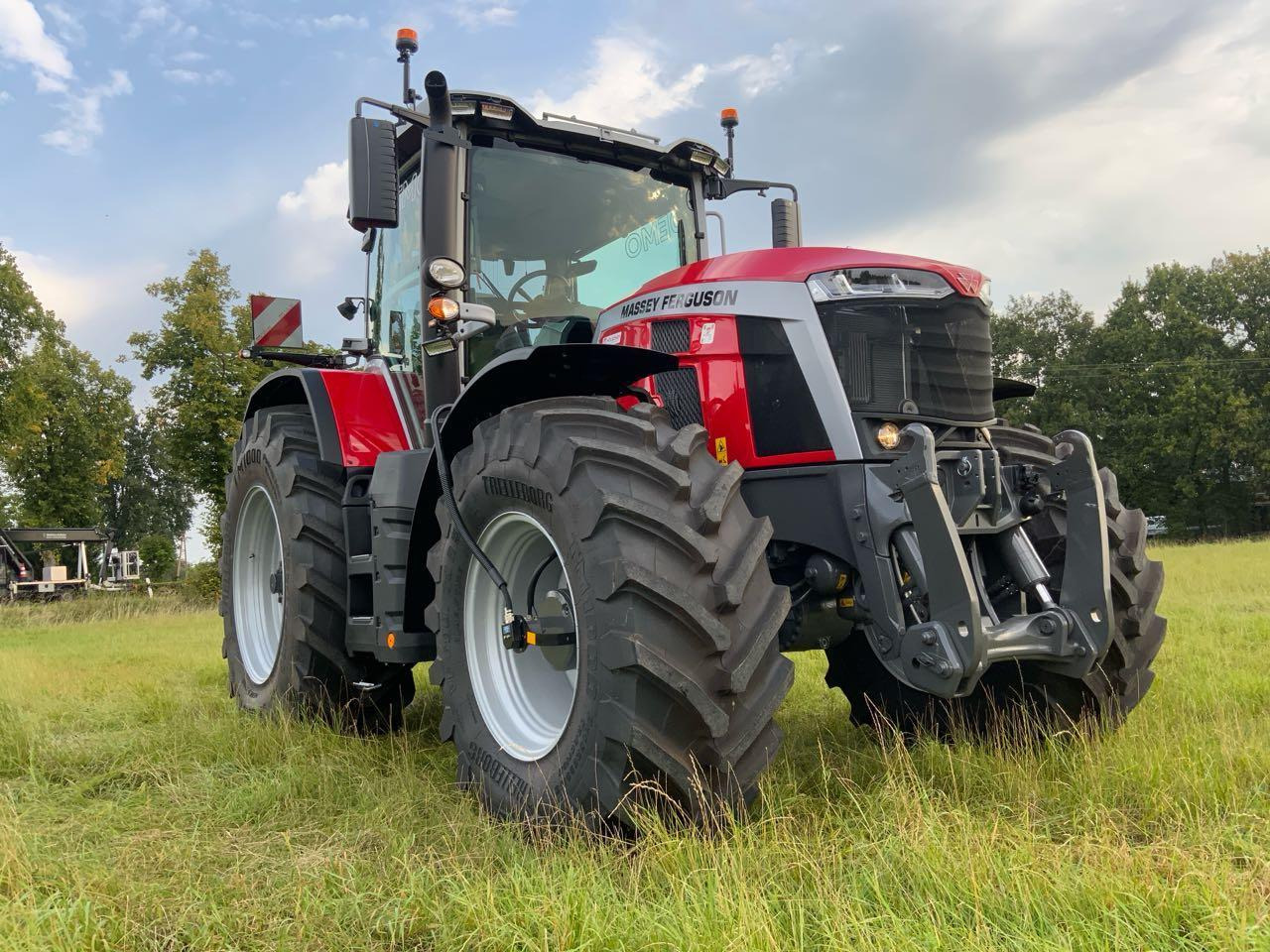 Massey Ferguson MF 8S.265 DYNA-VT - Τρακτέρ: φωτογραφία 1 Massey Ferguson MF 8S.265 DYNA-VT - Τρακτέρ: φωτογραφία 1