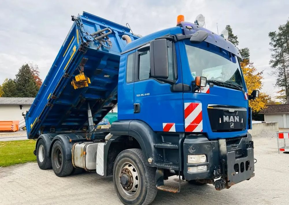 MAN TGS 26.440 6x6 Hydrodrive – Meiller 3-stronny wywrotka / Manual / Retarder / Tempomat / Euro 5 - Φορτηγό ανατρεπόμενο: φωτογραφία 4 MAN TGS 26.440 6x6 Hydrodrive – Meiller 3-stronny wywrotka / Manual / Retarder / Tempomat / Euro 5 - Φορτηγό ανατρεπόμενο: φωτογραφία 4