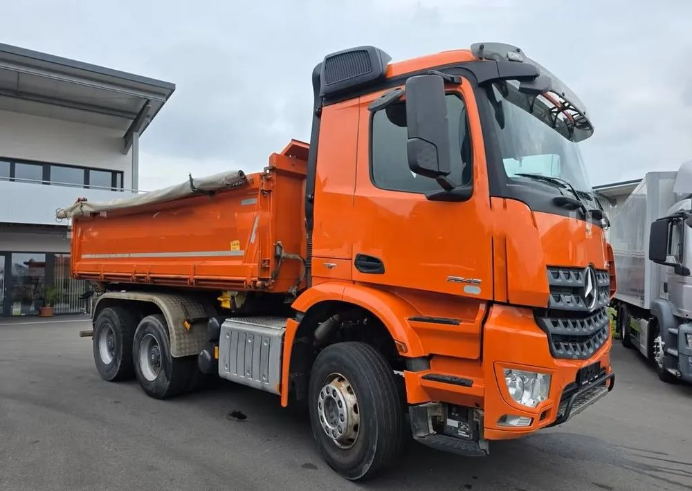 Mercedes-Benz Arocs 2645 6x4 – Wywrotka Meiller 3- stronny/ Manual / Retarder / BORDMATIK / Blatt/Blatt - Φορτηγό ανατρεπόμενο: φωτογραφία 3 Mercedes-Benz Arocs 2645 6x4 – Wywrotka Meiller 3- stronny/ Manual / Retarder / BORDMATIK / Blatt/Blatt - Φορτηγό ανατρεπόμενο: φωτογραφία 3