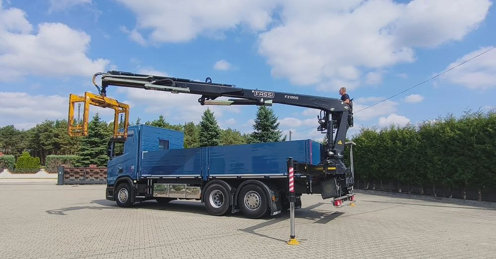 Scania R 500 6x2 / HDS Fassi F 215 AS / Euro 6 / Retarder / Oś skrętna / 220 000 km! - Φορτηγό με ανοιχτή καρότσα, Φορτηγό με γερανό: φωτογραφία 1 Scania R 500 6x2 / HDS Fassi F 215 AS / Euro 6 / Retarder / Oś skrętna / 220 000 km! - Φορτηγό με ανοιχτή καρότσα, Φορτηγό με γερανό: φωτογραφία 1