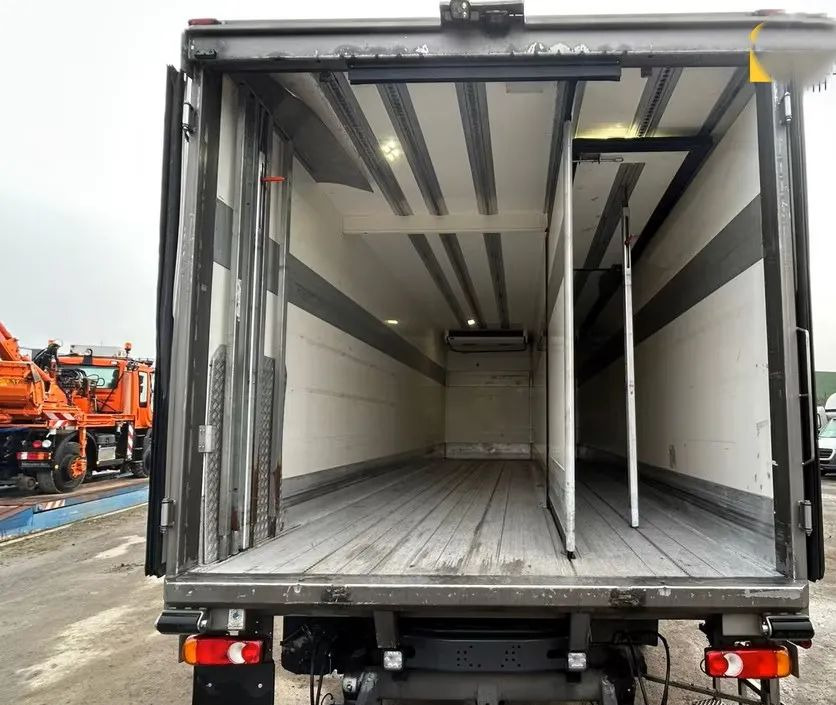 Φορτηγό ψυγείο Volvo FL 250 | Chłodnia Carrier Supra -30°C | Hydrauliczna platforma załadunkowa | ogrzewanie postojowe | 187 654 km | Automatyczna skrzynia | Euro 6 |4x2: φωτογραφία 10