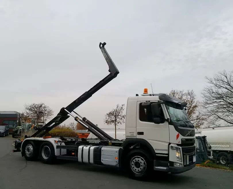 Volvo FM 410 • 6x2 • Meiller z systemem HDS (roll-off) • Euro 6 • Przebieg 251235 km • - Φορτηγό φόρτωσης γάντζου: φωτογραφία 2 Volvo FM 410 • 6x2 • Meiller z systemem HDS (roll-off) • Euro 6 • Przebieg 251235 km • - Φορτηγό φόρτωσης γάντζου: φωτογραφία 2