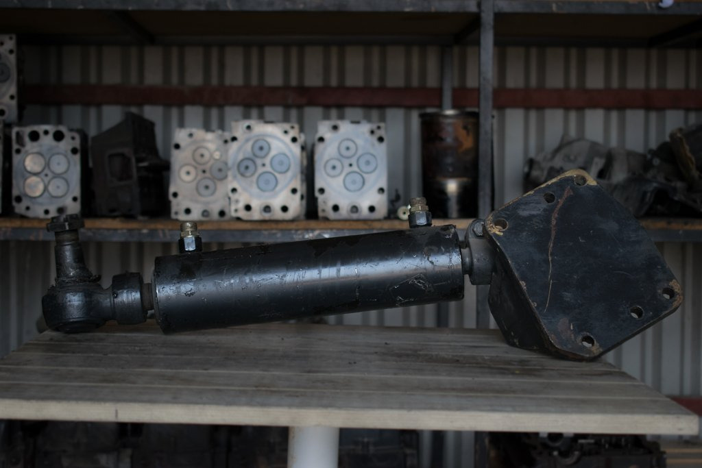 MAN TGA HYDRAULIC STEERING BOTTLE - Υδραυλικός κύλινδρος για Φορτηγό: φωτογραφία 1 MAN TGA HYDRAULIC STEERING BOTTLE - Υδραυλικός κύλινδρος για Φορτηγό: φωτογραφία 1