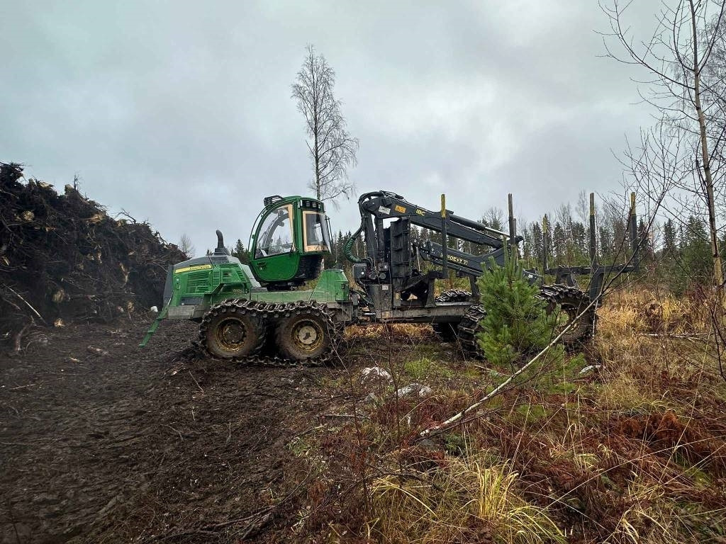 John Deere 1510 G - Λαστιχοφόρα προωθητικo - forwarder: φωτογραφία 3 John Deere 1510 G - Λαστιχοφόρα προωθητικo - forwarder: φωτογραφία 3