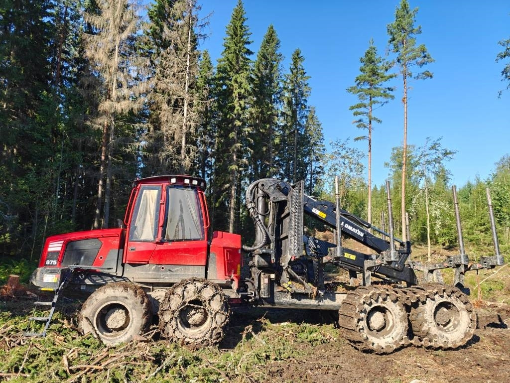 Komatsu 875 - Λαστιχοφόρα προωθητικo - forwarder: φωτογραφία 2 Komatsu 875 - Λαστιχοφόρα προωθητικo - forwarder: φωτογραφία 2