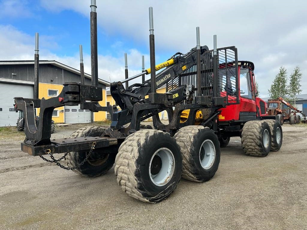 Komatsu 875 - Λαστιχοφόρα προωθητικo - forwarder: φωτογραφία 3 Komatsu 875 - Λαστιχοφόρα προωθητικo - forwarder: φωτογραφία 3