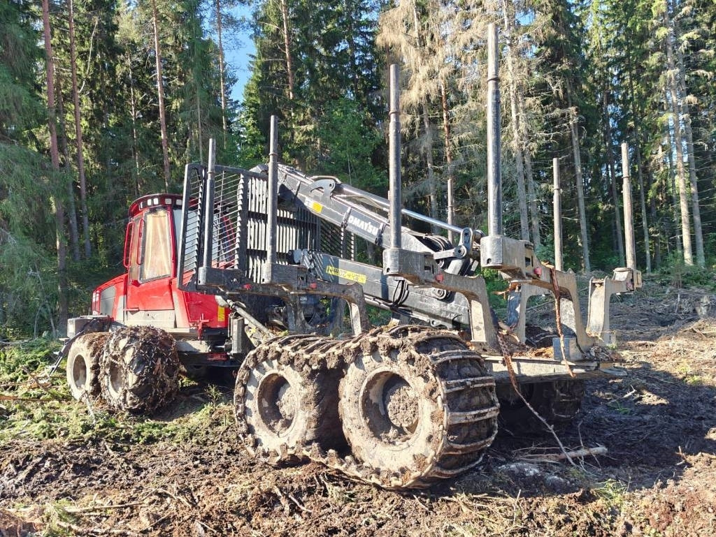 Komatsu 875 - Λαστιχοφόρα προωθητικo - forwarder: φωτογραφία 3 Komatsu 875 - Λαστιχοφόρα προωθητικo - forwarder: φωτογραφία 3
