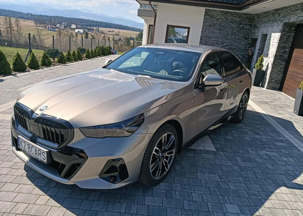 BMW Seria 5 - Λιμουζίνα/ Sedan: φωτογραφία 5 BMW Seria 5 - Λιμουζίνα/ Sedan: φωτογραφία 5