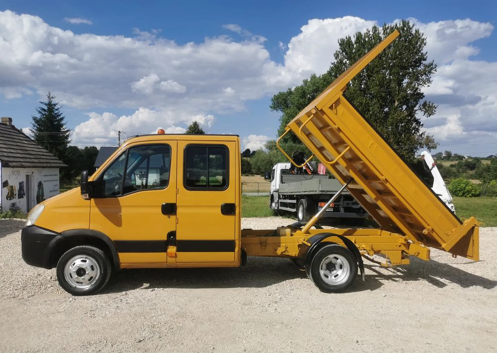 Iveco Daily 35C12 Brygadówka wywrotka Dubel hak kiper doka 35C13 - Όχημα με ανατρεπομενη καροτσα: φωτογραφία 3 Iveco Daily 35C12 Brygadówka wywrotka Dubel hak kiper doka 35C13 - Όχημα με ανατρεπομενη καροτσα: φωτογραφία 3
