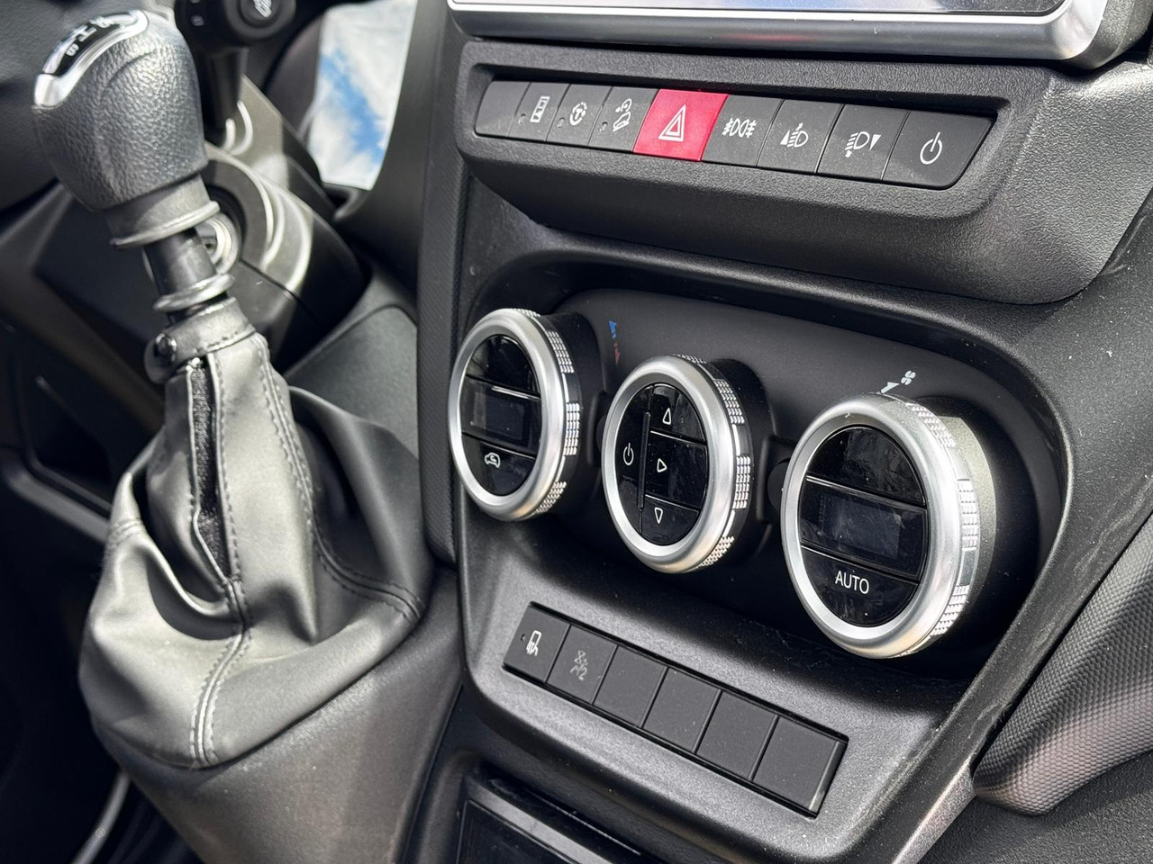 Φορτηγό με ανοιχτή καρότσα Iveco Daily 70C18: φωτογραφία 13