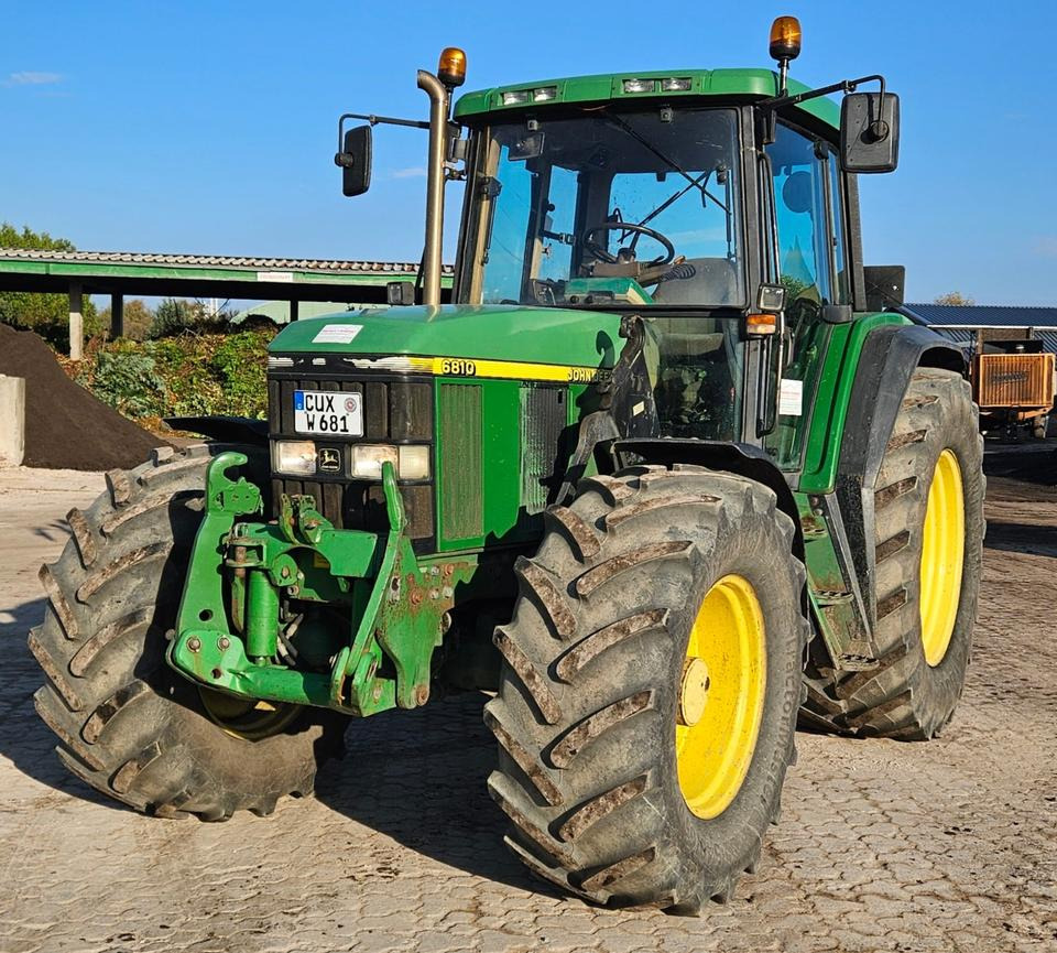 John Deere 6810 | Stoll Robust 30 HDP FL | FH | 8.070 Std. - Τρακτέρ: φωτογραφία 1 John Deere 6810 | Stoll Robust 30 HDP FL | FH | 8.070 Std. - Τρακτέρ: φωτογραφία 1
