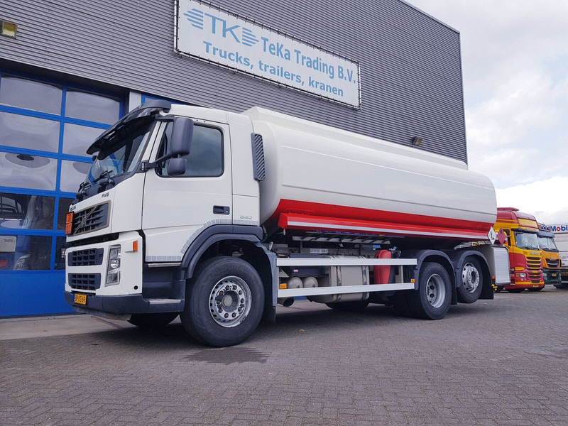 Volvo FM 9.340 Fuel 21.400 Liter 3 Comp Euro 3 - Φορτηγό βυτιοφόρο: φωτογραφία 1 Volvo FM 9.340 Fuel 21.400 Liter 3 Comp Euro 3 - Φορτηγό βυτιοφόρο: φωτογραφία 1