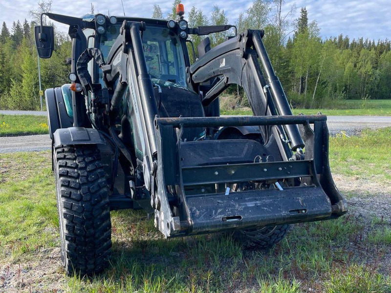 Valtra N154E Versu SmartTouch MR19 Valtra N154E Versu SmartTouch MR19 med frontlastare Quicke Q5M - Τρακτέρ: φωτογραφία 2 Valtra N154E Versu SmartTouch MR19 Valtra N154E Versu SmartTouch MR19 med frontlastare Quicke Q5M - Τρακτέρ: φωτογραφία 2