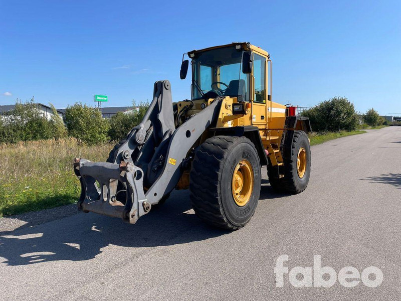 Volvo L90D - Ελαστιχοφόρος φορτωτής: φωτογραφία 1 Volvo L90D - Ελαστιχοφόρος φορτωτής: φωτογραφία 1