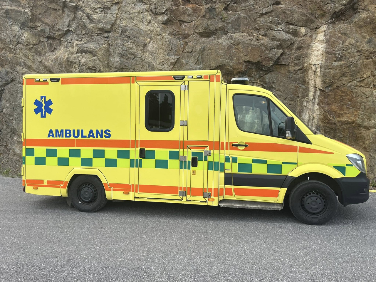 MERCEDES-BENZ Sprinter 319 - AMBULANCE / Krankenwagen / швидка допомога - Ασθενοφόρο: φωτογραφία 5 MERCEDES-BENZ Sprinter 319 - AMBULANCE / Krankenwagen / швидка допомога - Ασθενοφόρο: φωτογραφία 5