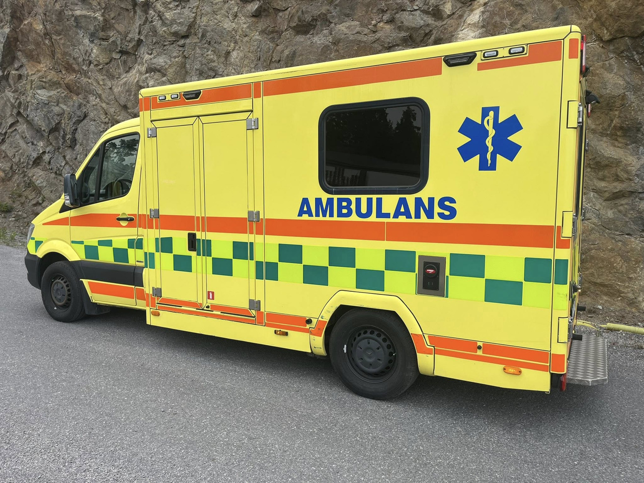 MERCEDES-BENZ Sprinter 319 - AMBULANCE / Krankenwagen / швидка допомога - Ασθενοφόρο: φωτογραφία 3 MERCEDES-BENZ Sprinter 319 - AMBULANCE / Krankenwagen / швидка допомога - Ασθενοφόρο: φωτογραφία 3