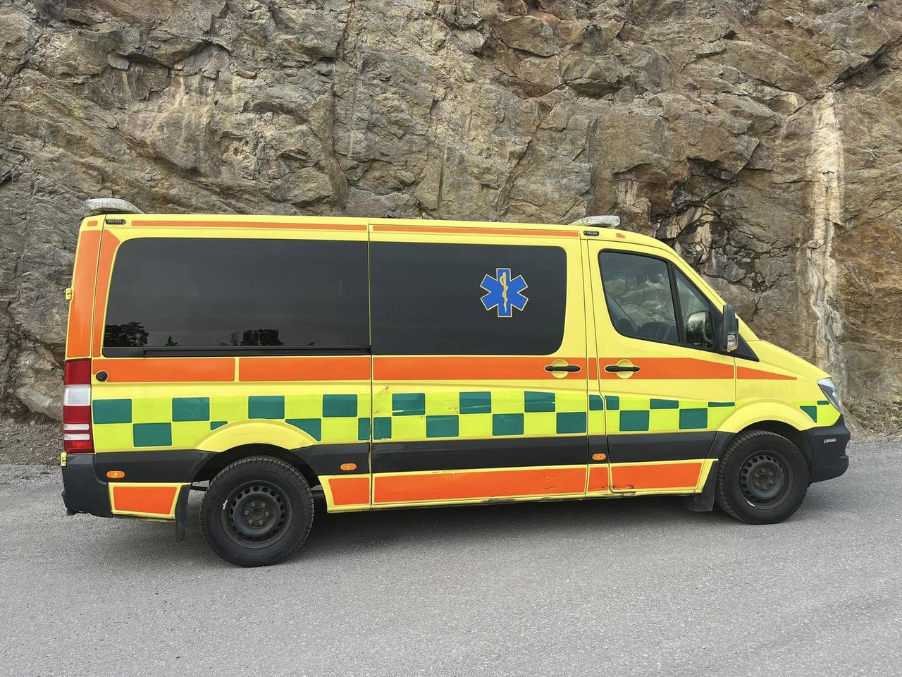 Mercedes-Benz Sprinter 319 - AMBULANCE / Krankenwagen / Швидка допомога - Ασθενοφόρο: φωτογραφία 3 Mercedes-Benz Sprinter 319 - AMBULANCE / Krankenwagen / Швидка допомога - Ασθενοφόρο: φωτογραφία 3