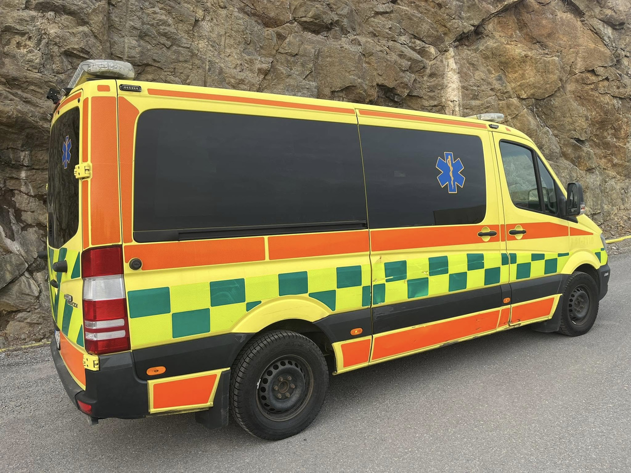 Mercedes-Benz Sprinter 319 - AMBULANCE / Krankenwagen / Швидка допомога - Ασθενοφόρο: φωτογραφία 5 Mercedes-Benz Sprinter 319 - AMBULANCE / Krankenwagen / Швидка допомога - Ασθενοφόρο: φωτογραφία 5
