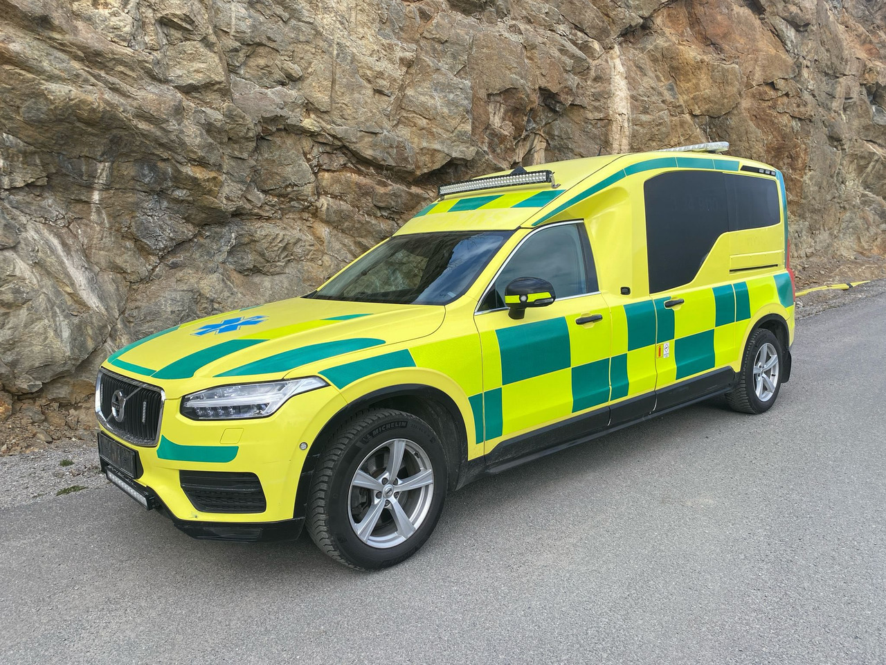 Volvo Nilsson XC90 D5 AWD - Ambulance - RESERVERAD !! - Ασθενοφόρο: φωτογραφία 2 Volvo Nilsson XC90 D5 AWD - Ambulance - RESERVERAD !! - Ασθενοφόρο: φωτογραφία 2