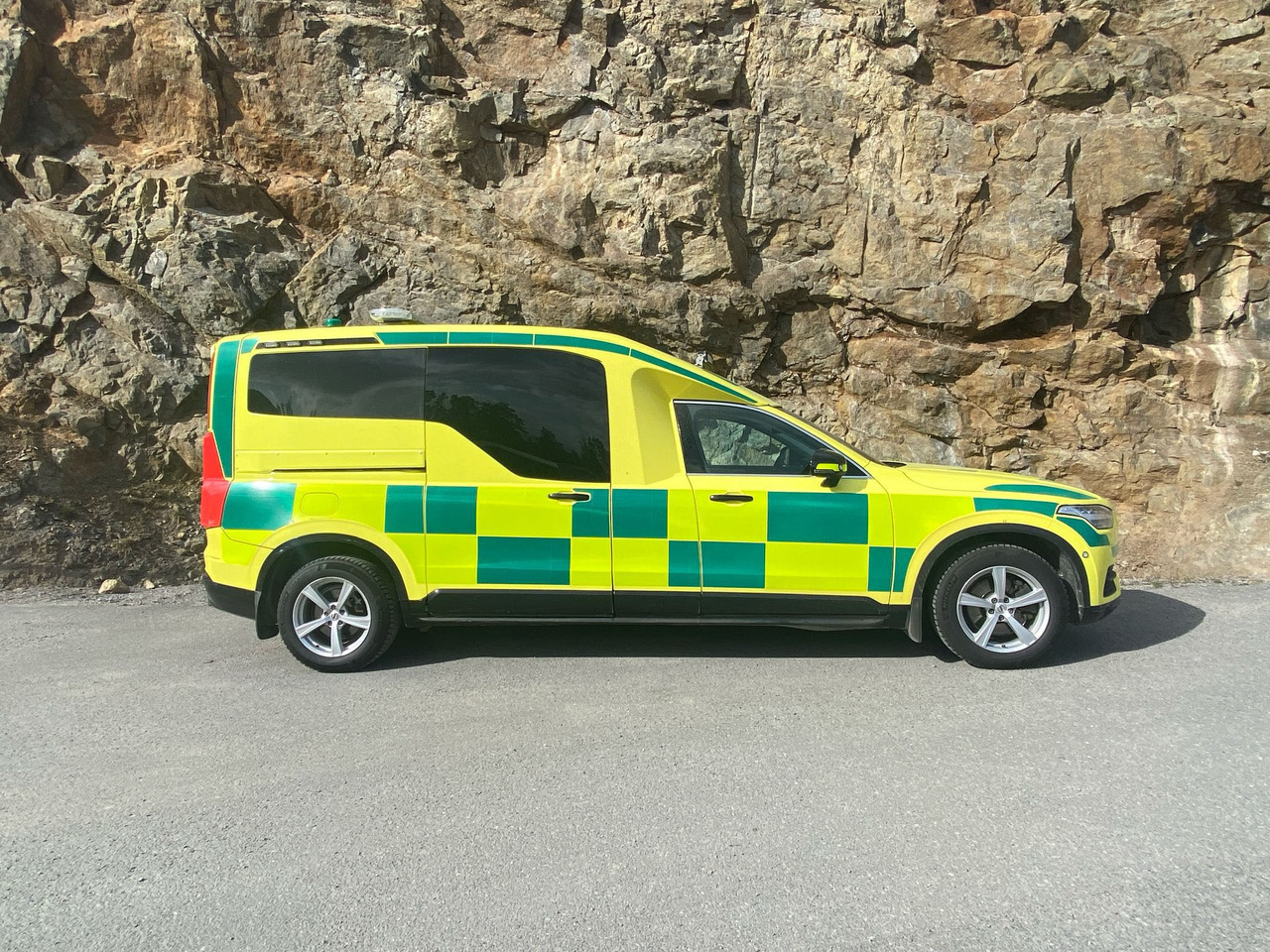Volvo Nilsson XC90 D5 AWD - Ambulance - RESERVERAD !! - Ασθενοφόρο: φωτογραφία 5 Volvo Nilsson XC90 D5 AWD - Ambulance - RESERVERAD !! - Ασθενοφόρο: φωτογραφία 5