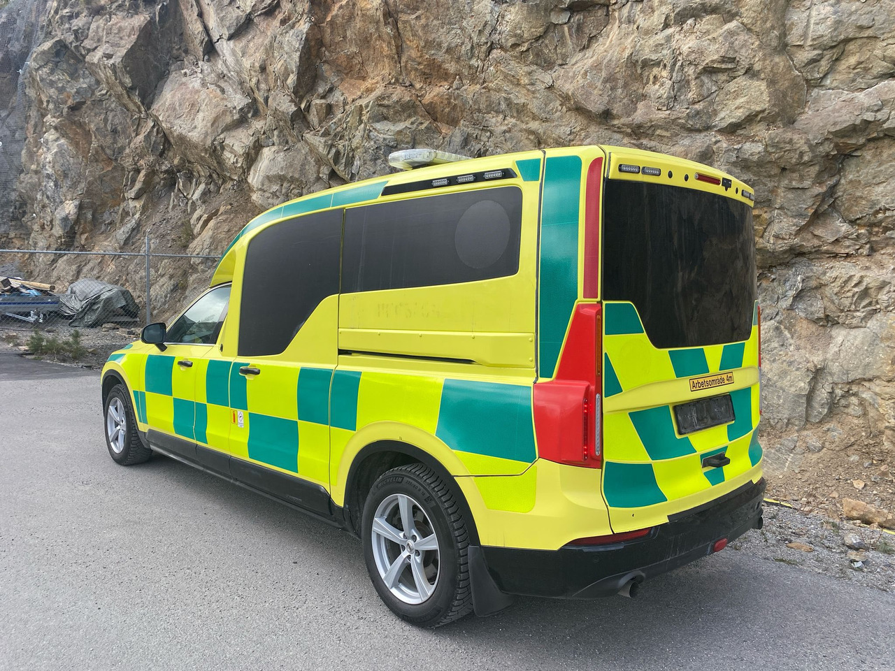 Volvo Nilsson XC90 D5 AWD - Ambulance - RESERVERAD !! - Ασθενοφόρο: φωτογραφία 4 Volvo Nilsson XC90 D5 AWD - Ambulance - RESERVERAD !! - Ασθενοφόρο: φωτογραφία 4