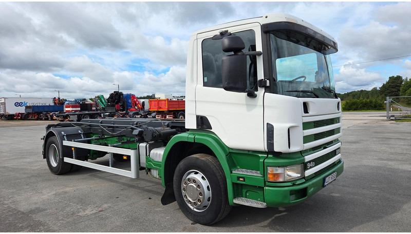 Scania P94 4X2 220 - Φορτηγό με σύστημα καλωδίων: φωτογραφία 2 Scania P94 4X2 220 - Φορτηγό με σύστημα καλωδίων: φωτογραφία 2