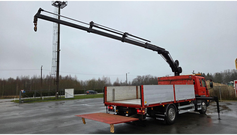 Volvo FL220 4X2 HIAB 077 - Φορτηγό με ανοιχτή καρότσα, Φορτηγό με γερανό: φωτογραφία 3 Volvo FL220 4X2 HIAB 077 - Φορτηγό με ανοιχτή καρότσα, Φορτηγό με γερανό: φωτογραφία 3