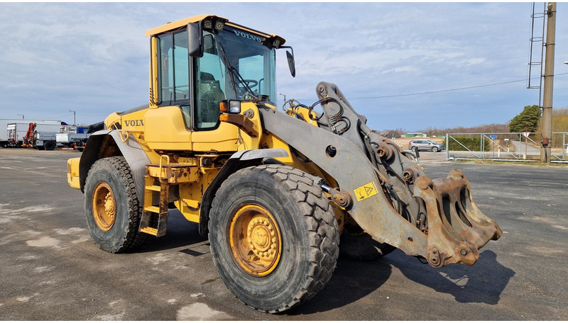 Volvo L90F - Ελαστιχοφόρος φορτωτής: φωτογραφία 2 Volvo L90F - Ελαστιχοφόρος φορτωτής: φωτογραφία 2