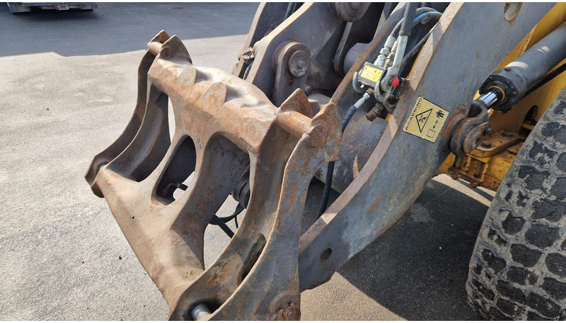 Volvo L90F - Ελαστιχοφόρος φορτωτής: φωτογραφία 5 Volvo L90F - Ελαστιχοφόρος φορτωτής: φωτογραφία 5