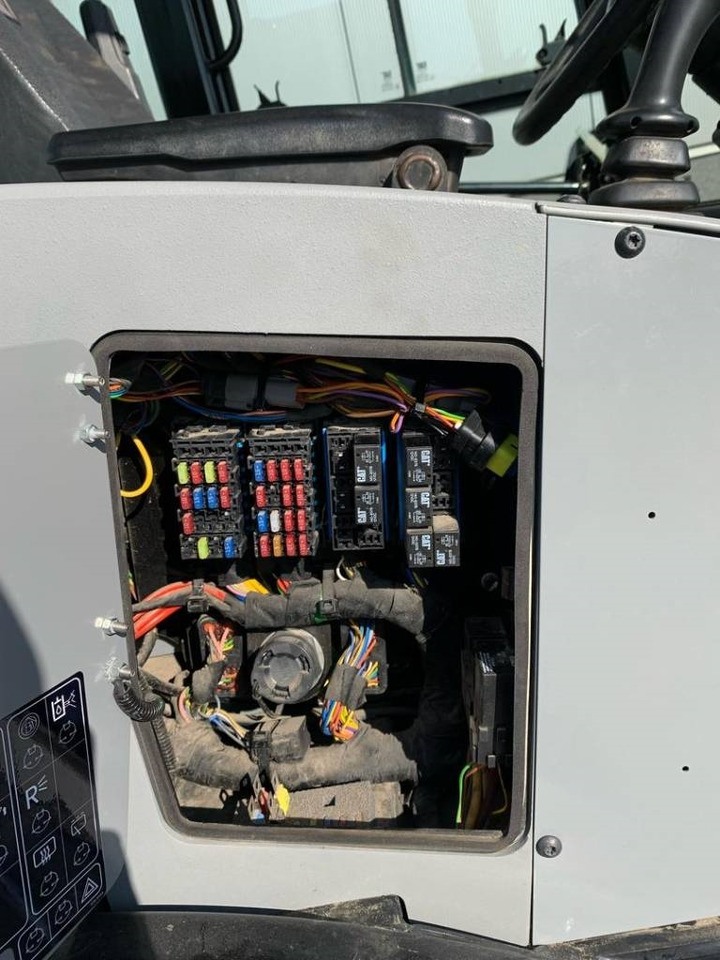 Μίσθωση CAT 906  CAT 906: φωτογραφία 16