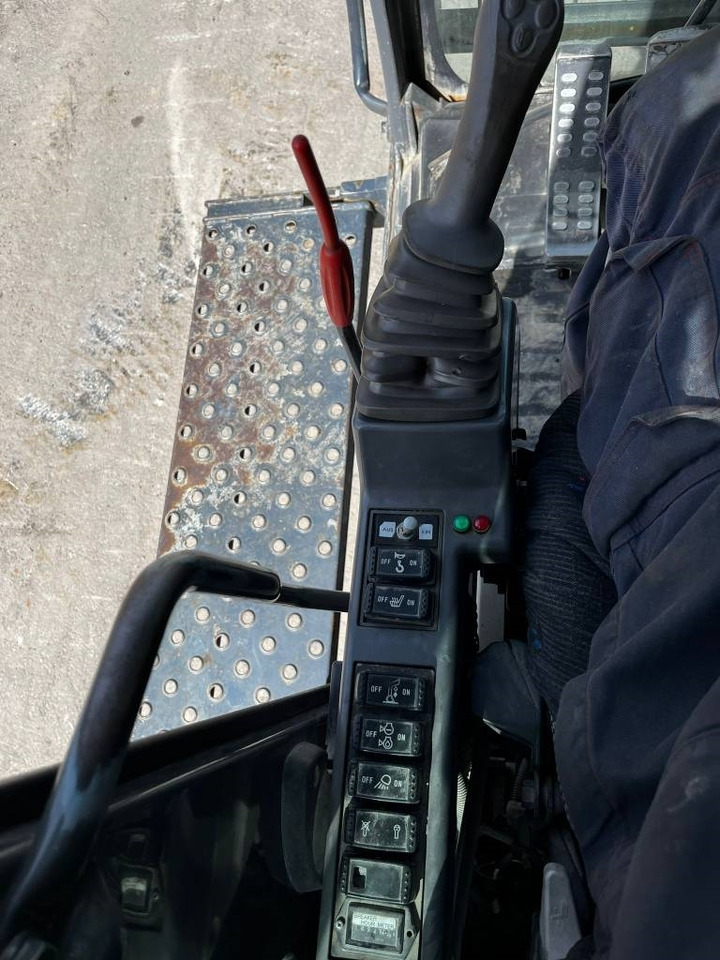 Μίσθωση Hitachi ZX 470 LCD - 3 (25m high reach demolition)  Hitachi ZX 470 LCD - 3 (25m high reach demolition): φωτογραφία 22