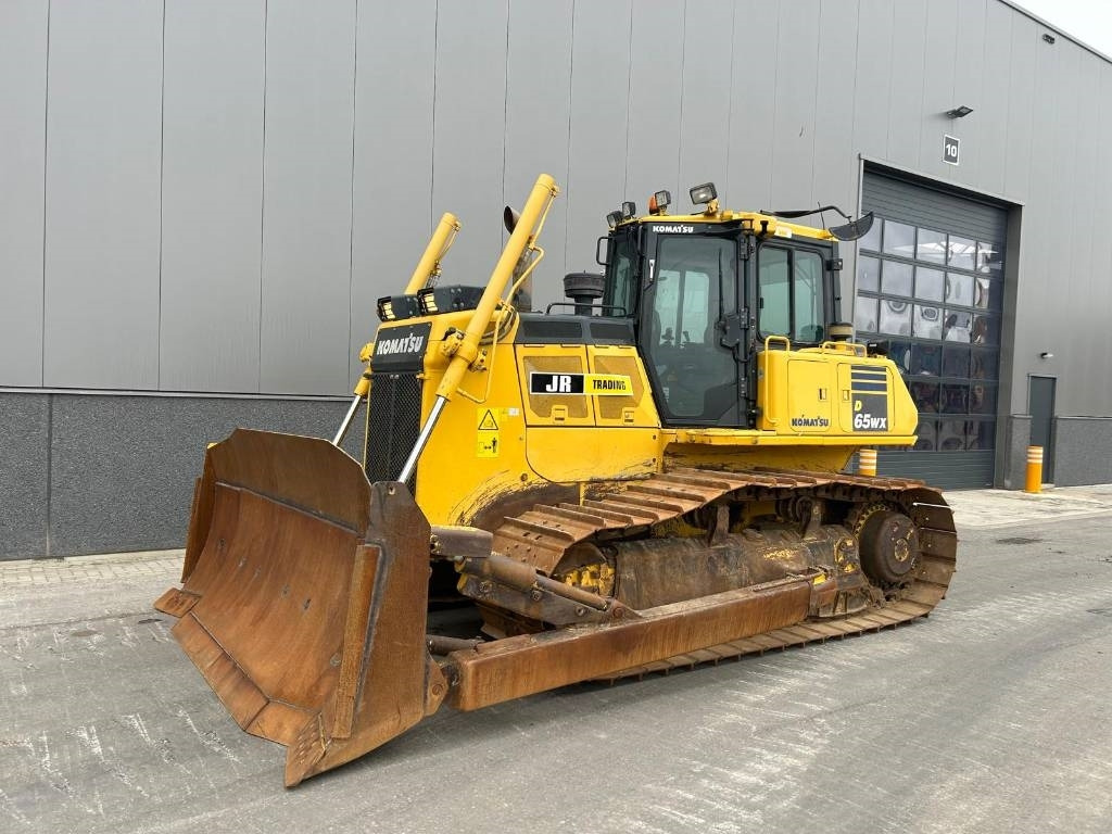 Komatsu D 65 WX-18 - Μπουλντόζα: φωτογραφία 1 Komatsu D 65 WX-18 - Μπουλντόζα: φωτογραφία 1