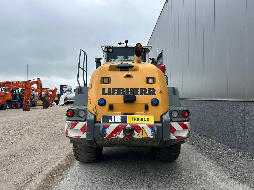 Liebherr L 550 (Comes with High-tip - Mit Hochkipper) - Ελαστιχοφόρος φορτωτής: φωτογραφία 4 Liebherr L 550 (Comes with High-tip - Mit Hochkipper) - Ελαστιχοφόρος φορτωτής: φωτογραφία 4