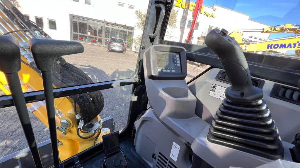 Komatsu PC30 MR-5 - Μίνι εκσκαφέας: φωτογραφία 4 Komatsu PC30 MR-5 - Μίνι εκσκαφέας: φωτογραφία 4