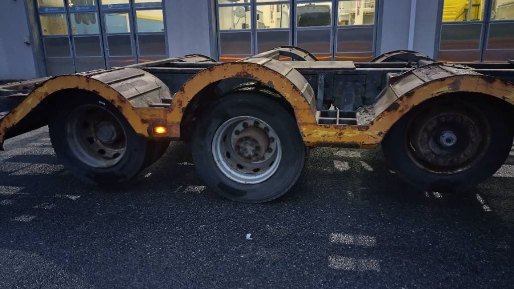 Volvo F16 8x2 metsäkone ritilä, rautajouset,hydr.perä - Φορτηγό ξυλείας: φωτογραφία 3 Volvo F16 8x2 metsäkone ritilä, rautajouset,hydr.perä - Φορτηγό ξυλείας: φωτογραφία 3