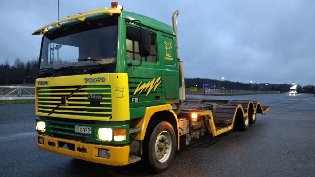 Volvo F16 8x2 metsäkone ritilä, rautajouset,hydr.perä - Φορτηγό ξυλείας: φωτογραφία 1 Volvo F16 8x2 metsäkone ritilä, rautajouset,hydr.perä - Φορτηγό ξυλείας: φωτογραφία 1