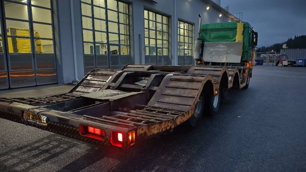 Volvo F16 8x2 metsäkone ritilä, rautajouset,hydr.perä - Φορτηγό ξυλείας: φωτογραφία 4 Volvo F16 8x2 metsäkone ritilä, rautajouset,hydr.perä - Φορτηγό ξυλείας: φωτογραφία 4