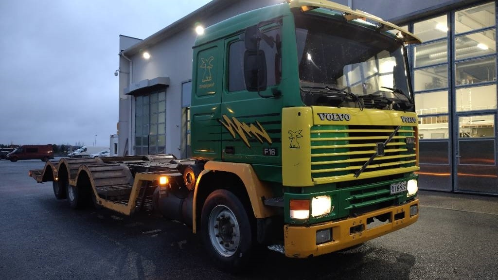 Volvo F16 8x2 metsäkone ritilä, rautajouset,hydr.perä - Φορτηγό ξυλείας: φωτογραφία 2 Volvo F16 8x2 metsäkone ritilä, rautajouset,hydr.perä - Φορτηγό ξυλείας: φωτογραφία 2