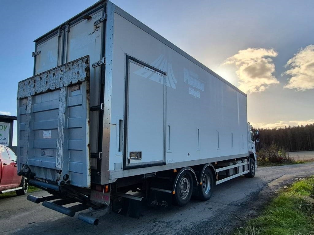 Volvo FM D11 450 6x2 umpikori+pl-nostin - Φορτηγό κόφα: φωτογραφία 4 Volvo FM D11 450 6x2 umpikori+pl-nostin - Φορτηγό κόφα: φωτογραφία 4