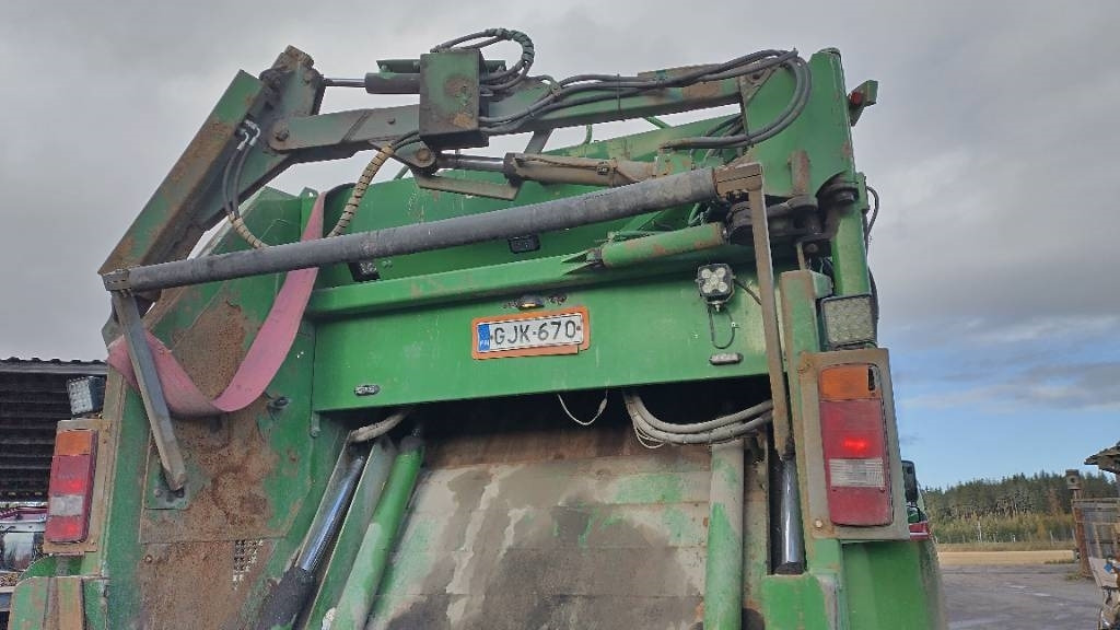 Volvo FM330 6x2 Norba pakkaaja,molokki nostin, manuaali - Απορριμματοφόρο: φωτογραφία 3 Volvo FM330 6x2 Norba pakkaaja,molokki nostin, manuaali - Απορριμματοφόρο: φωτογραφία 3