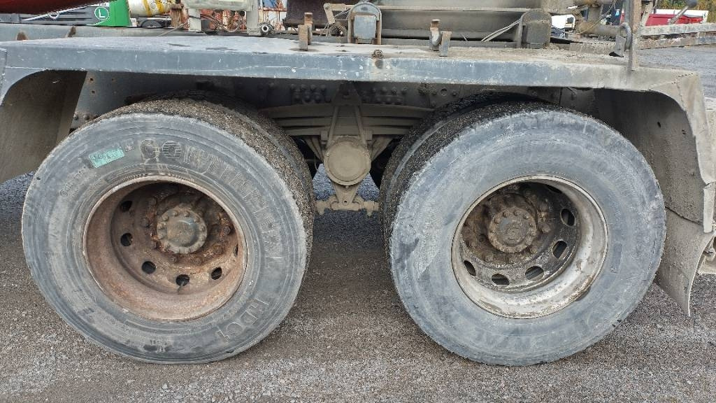 Volvo FM9 8x4 full steel,manual, mixer - Φορτηγό βυτιοφόρο: φωτογραφία 5 Volvo FM9 8x4 full steel,manual, mixer - Φορτηγό βυτιοφόρο: φωτογραφία 5