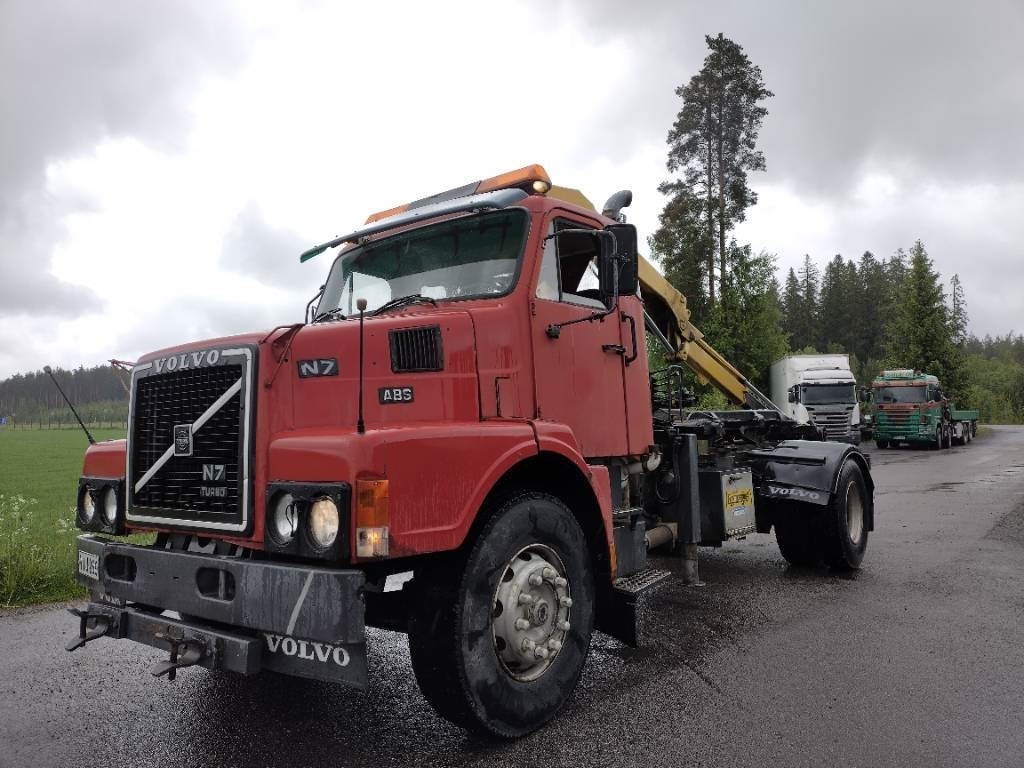 Volvo N7 Tico nosturi ja vl-laite,280tkm!! - Φορτηγό καδοφόρος φορτωτής: φωτογραφία 1 Volvo N7 Tico nosturi ja vl-laite,280tkm!! - Φορτηγό καδοφόρος φορτωτής: φωτογραφία 1