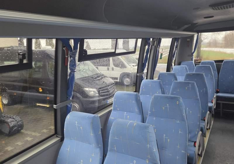 Irisbus WING 2 / INDCAR / SPROWADZONY/ 34 MIEJSCA / EEV - Προαστιακό λεωφορείο: φωτογραφία 2 Irisbus WING 2 / INDCAR / SPROWADZONY/ 34 MIEJSCA / EEV - Προαστιακό λεωφορείο: φωτογραφία 2